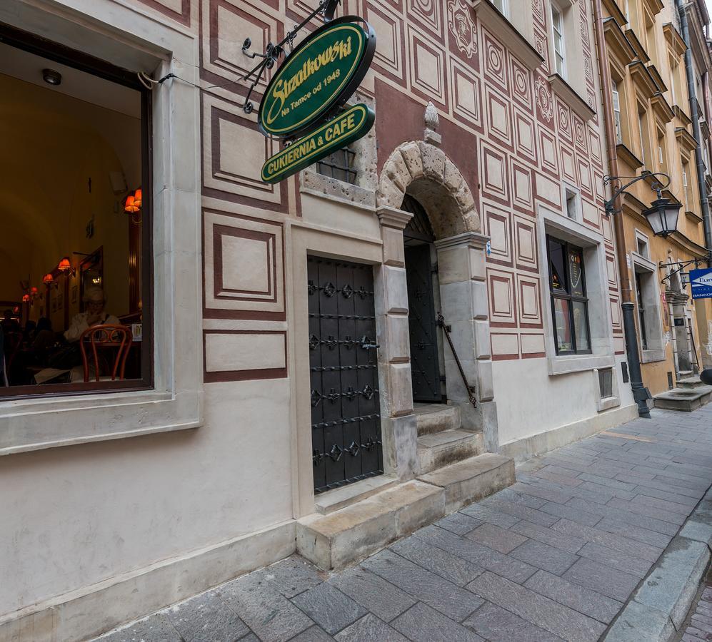 P&O Serviced Apartments Swietojanska Varsovia Exterior foto