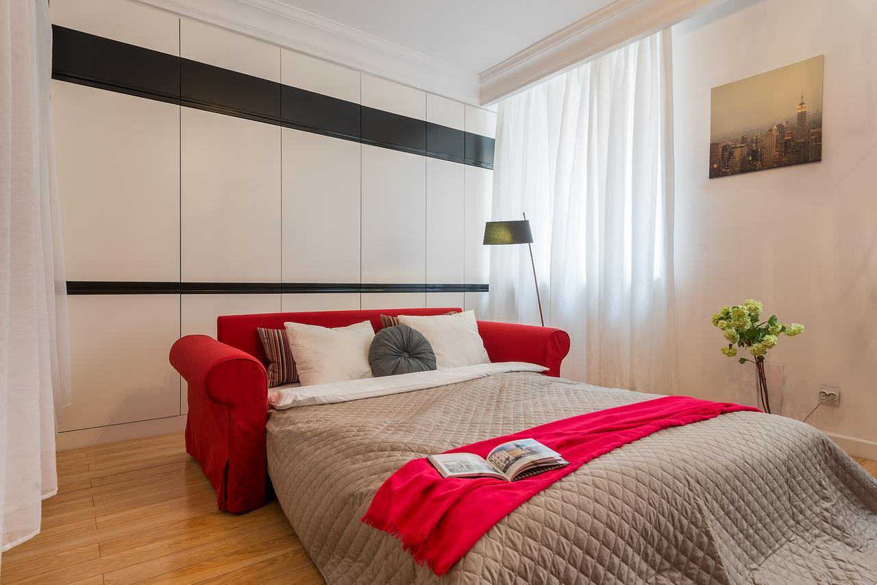 P&O Serviced Apartments Swietojanska Varsovia Exterior foto